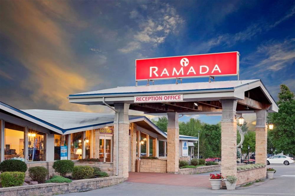 Ramada By Wyndham Gananoque Provincial Inn