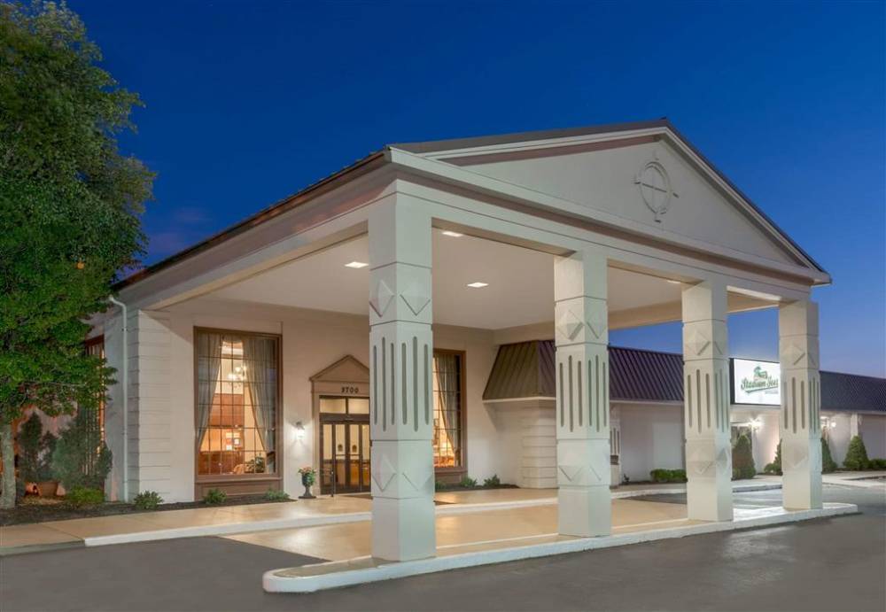 Ramada Plaza By Wyndham Louisville Hotel & Conference Center