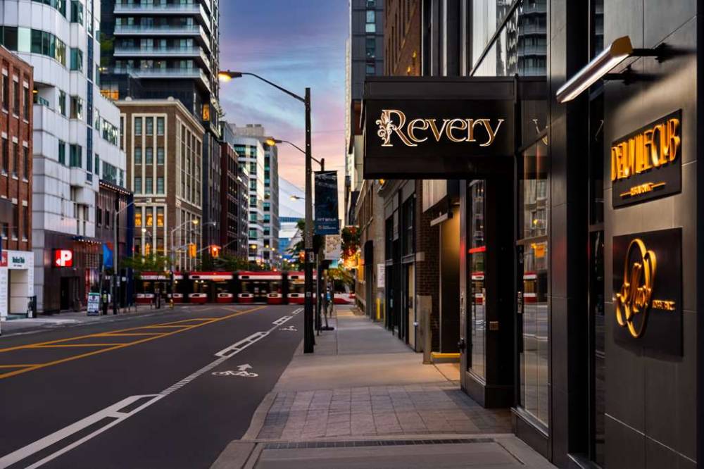 Revery Toronto Downtown  Curio Collection By Hilton
