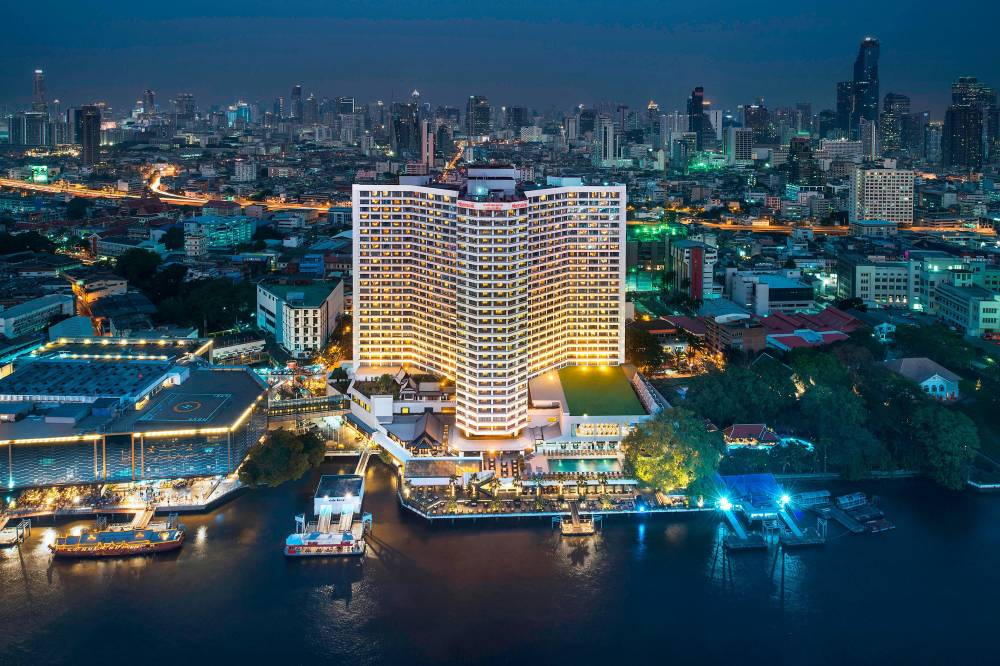 Royal Orchid Sheraton Hotel And Towers