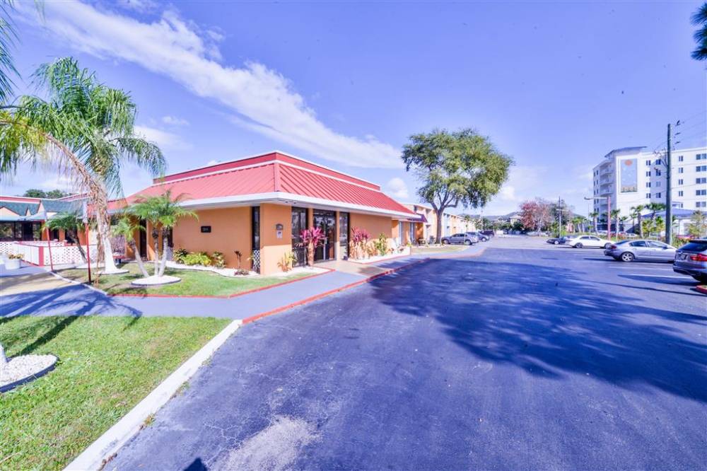 Stayable Suites, Travelodge By Wyndham Kissimmee East
