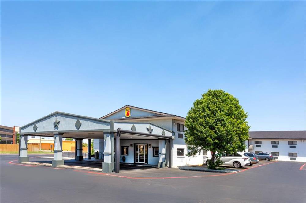 Super 8 By Wyndham Amarillo Central Tx