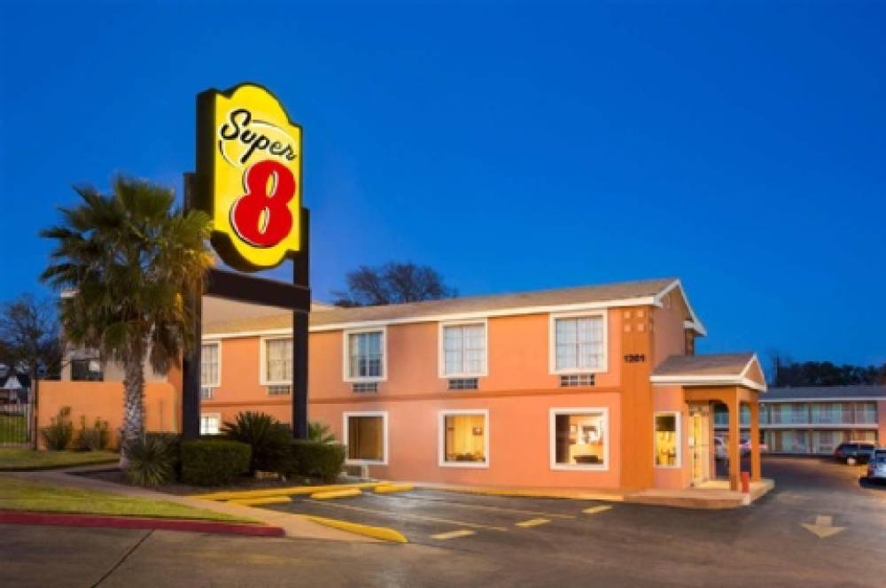 Super 8 By Wyndham Austin Downtown/capitol Area