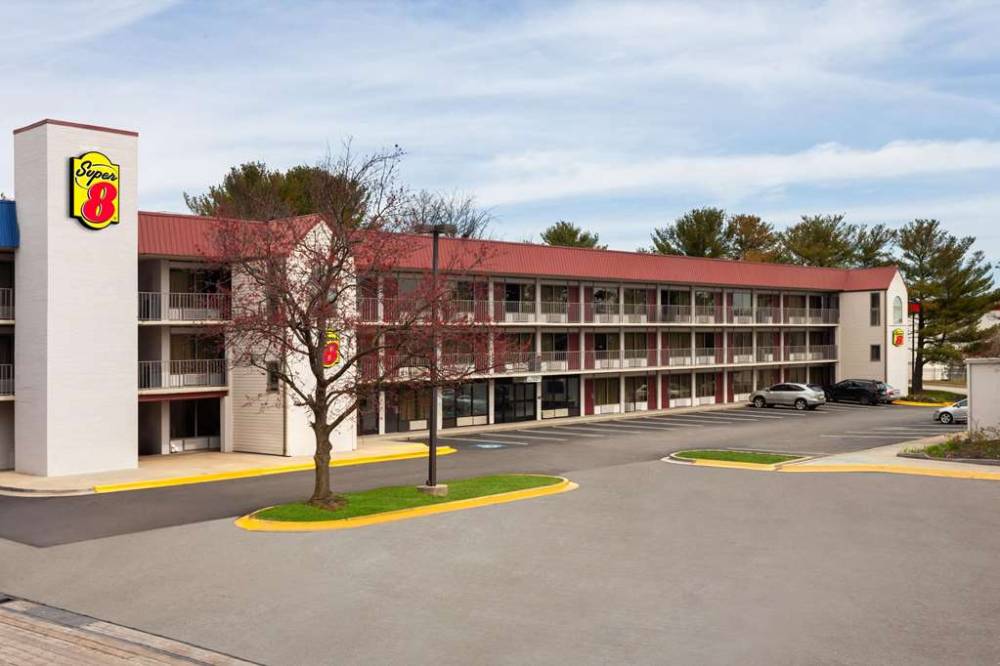 Super 8 By Wyndham Baltimore Northwest