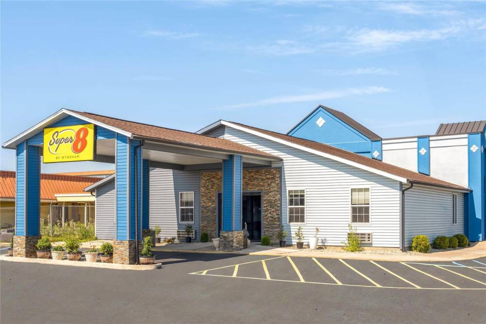 Super 8 By Wyndham Fort Wayne