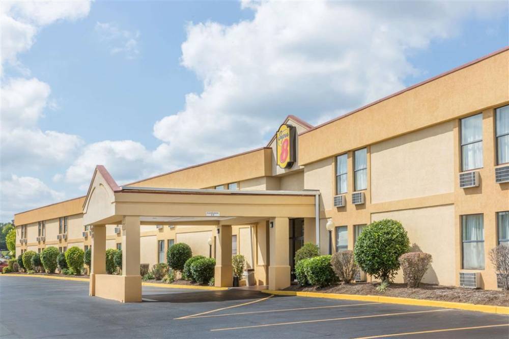 Super 8 By Wyndham Knoxville Downtown Area