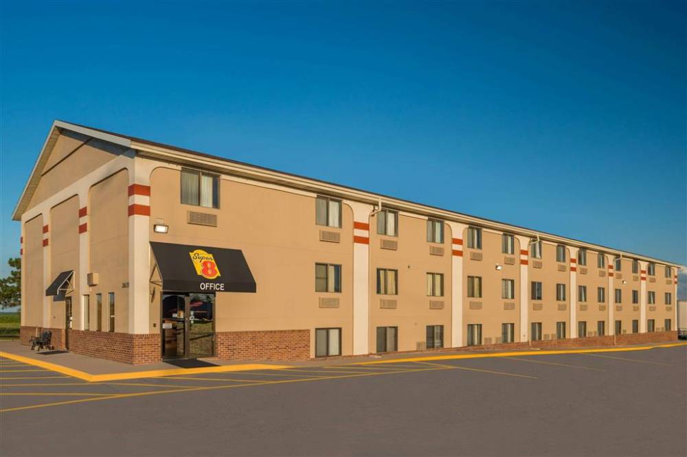 Super 8 By Wyndham Lincoln West