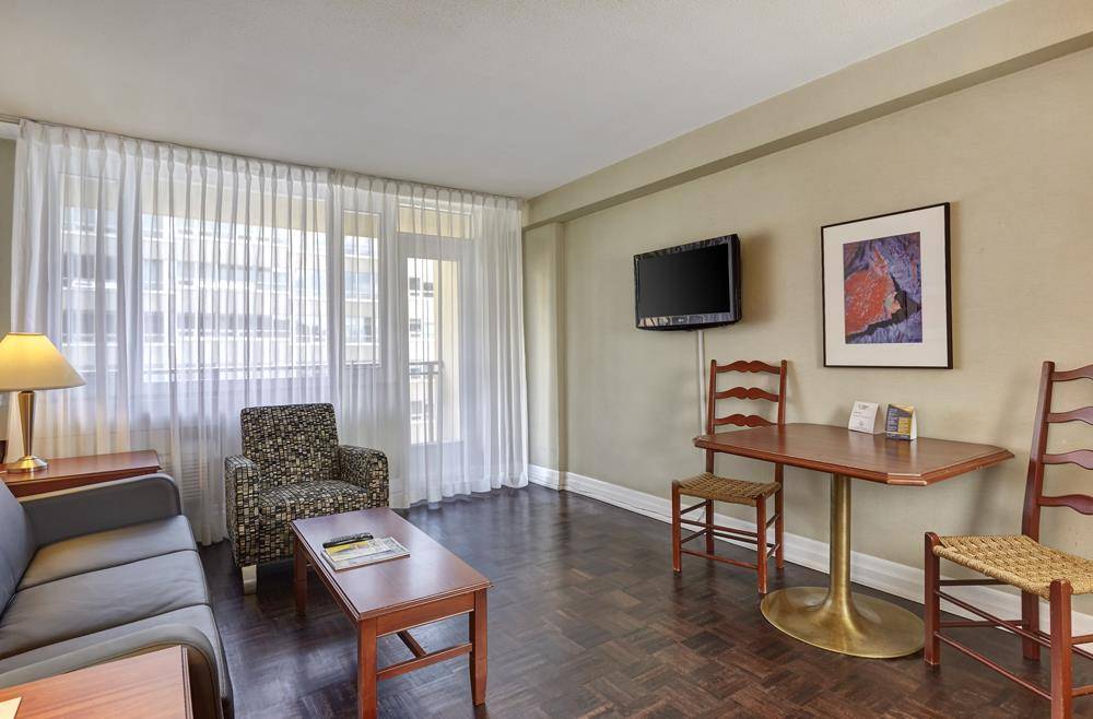 Town Inn Suites