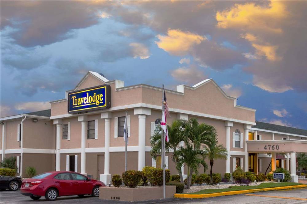 Travelodge By Wyndham Fort Myers