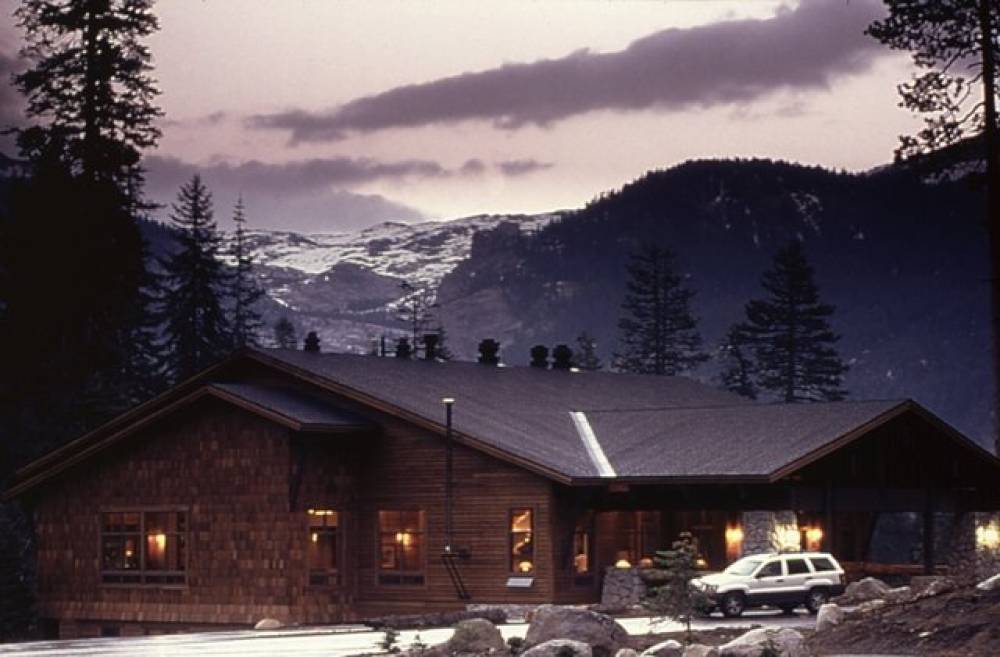 Wuksachi Lodge In Sequoia National Park